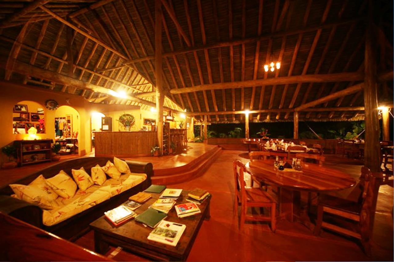 Luna Lodge Carate Eksteriør bilde